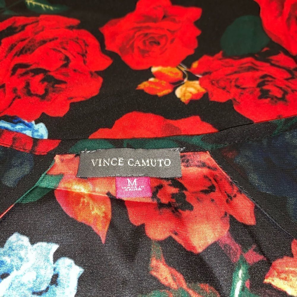 Vince Camuto sleeveless top rose print - Picture 2 of 7